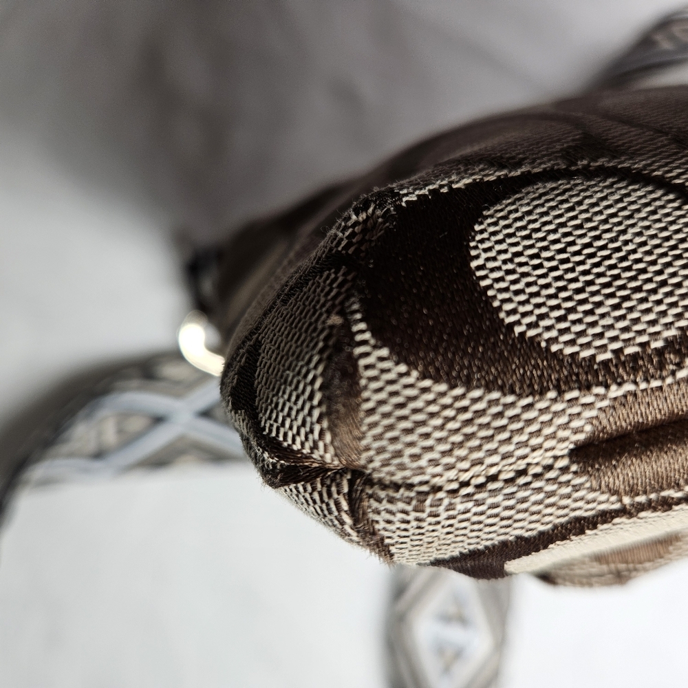Reposhed Coach Tan and Brown Signature Swingpack Crossbody Bag - Picture 6 of 12